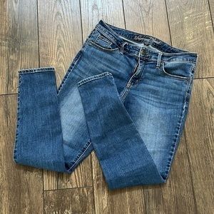 Universal Thread Jeans
